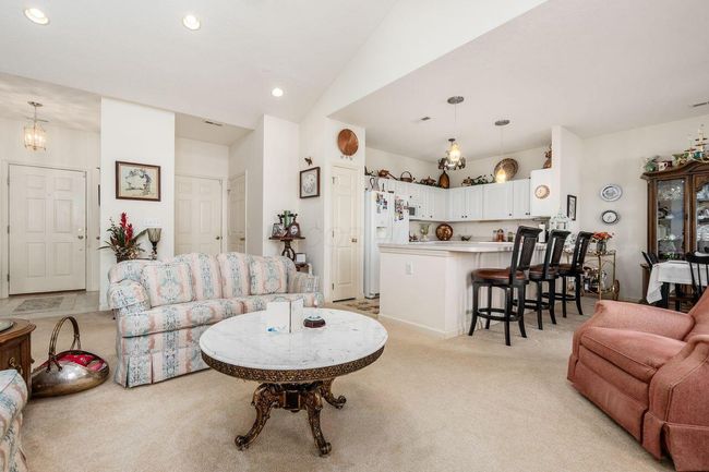 31 Claire Ct, Condo with 3 bedrooms, 2 bathrooms and null parking in Circleville OH | Image 7