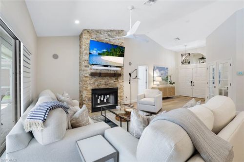 1507 Vintage Ln, NAPLES, FL, 34104-0820 | Card Image