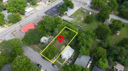 717 W Day St, Denison, TX, 75020-5009 | Card Image