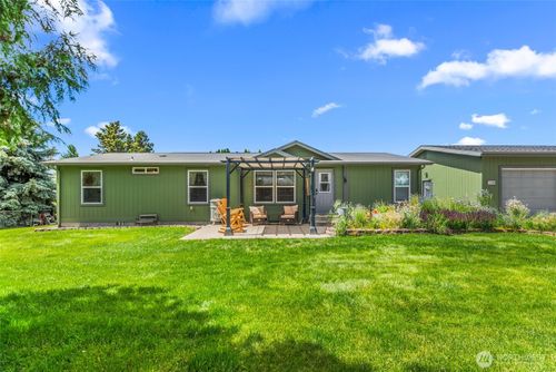 136 29th St Nw, East Wenatchee, WA, 98802-9502 | Card Image