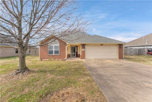 545 Red Oak St, Gentry, AR, 72734-9588 | Card Image