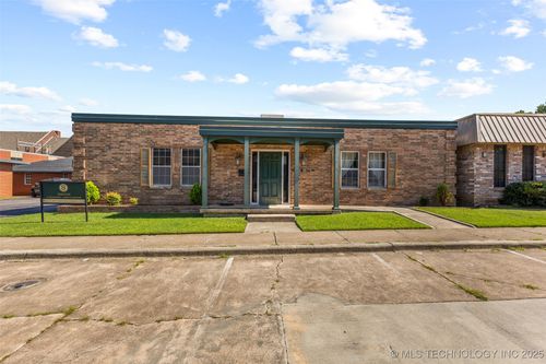 120 E 14th St, Ada, OK, 74820-6518 | Card Image