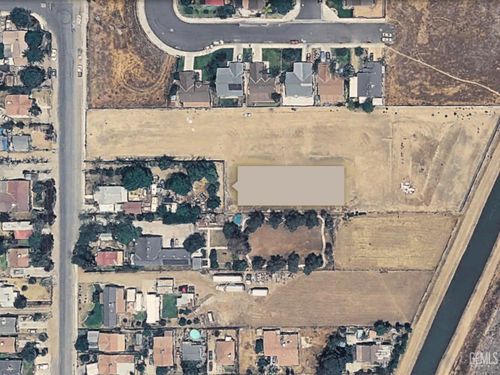 10111 Habecker Rd, Lamont, CA, 93241-1914 | Card Image