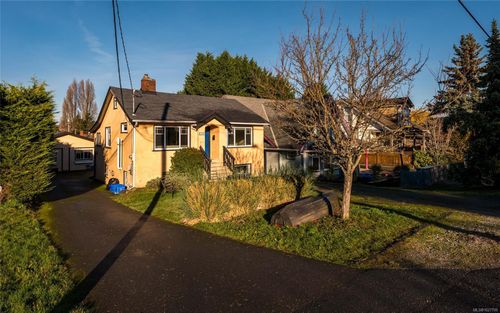 3026 Donald St, Victoria, BC, V9A1Y2 | Card Image