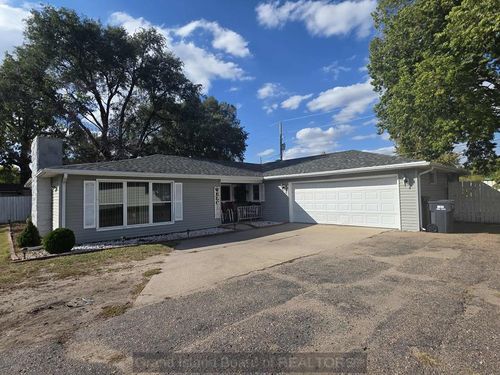 404 W Stolley Park Rd, Grand Island, NE, 68801-7461 | Card Image
