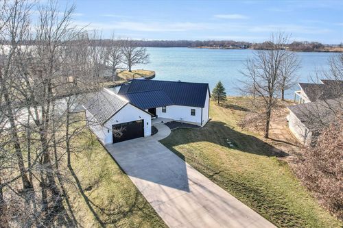 15 Oak Pt, Neoga, IL, 62447-2209 | Card Image