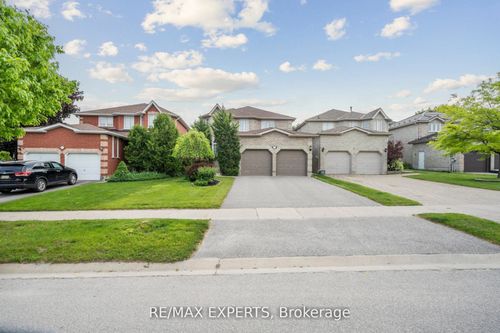 5 Kelsey Cres, Barrie, ON, L4N0J7 | Card Image