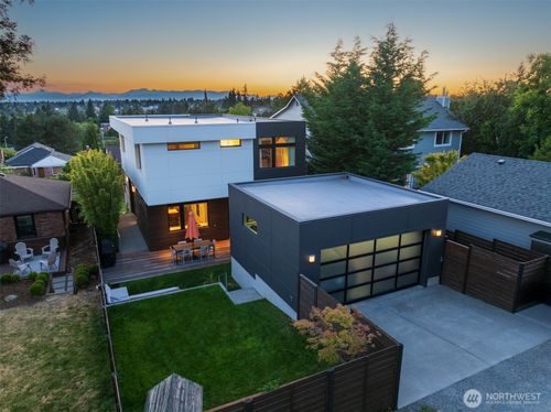 8244 2nd Ave Ne, Seattle, WA, 98115-4012 | Card Image