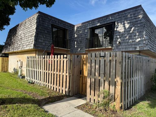 21 Lake Arbor Dr, Palm Springs, FL, 33461-2101 | Card Image