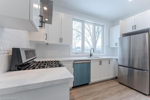 3-20 W 3rd St, Hamilton, ON, L9C3J7 | Card Image