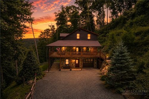 211 Wades Ln, Vilas, NC, 28692-9798 | Card Image