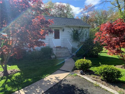 10 W Clarkstown Rd, New City, NY, 10956-1218 | Card Image