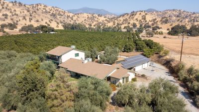 32494 Success Valley Drive, House other with 3 bedrooms, 1 bathrooms and null parking in Porterville CA | Image 3