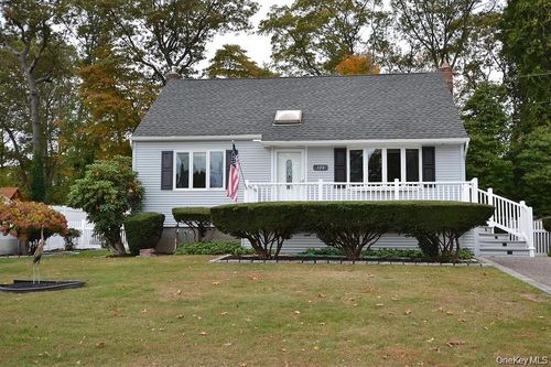 120 Arlington Rd, Ronkonkoma, NY, 11779-1606 | Card Image
