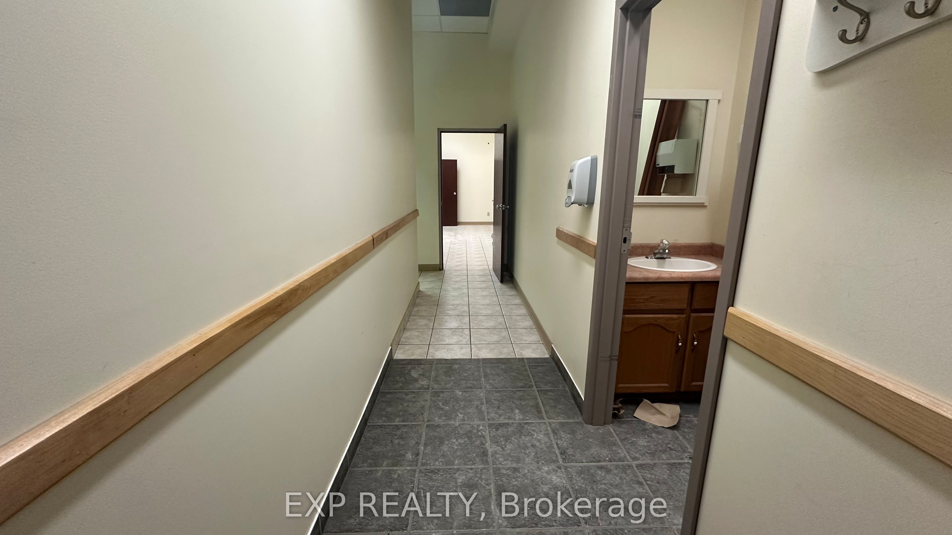 Commercial Lease in Guelph 3