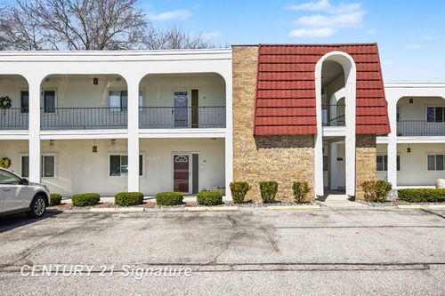 9030 Greenway Boulevard, Thomas Township, MI, 48609 | Card Image