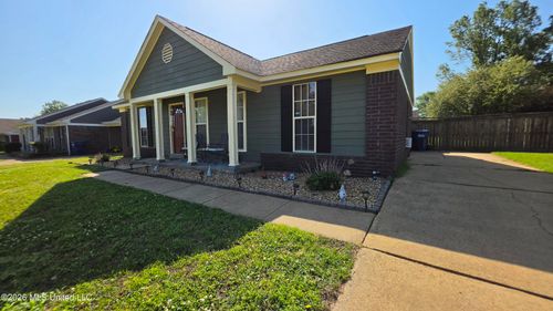 4215 Highgate Dr, Horn Lake, MS, 38637-1025 | Card Image