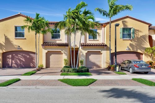 4627 Mediterranean Cir, Palm Beach Gardens, FL, 33418-1002 | Card Image