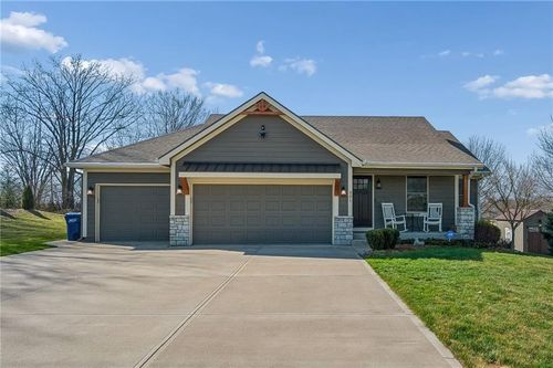 301 Nw 179th St, Smithville, MO, 64089-8012 | Card Image