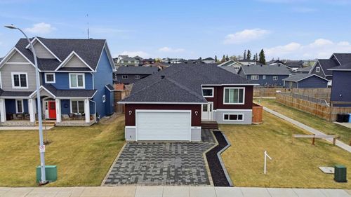 148 Beaverlodge Close, Fort McMurray, AB, T9H2V5 | Card Image