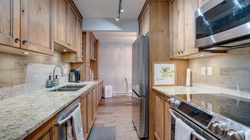 222-575 Sutherland Avenue, No City Value, BC, V1Y8V1 | Card Image