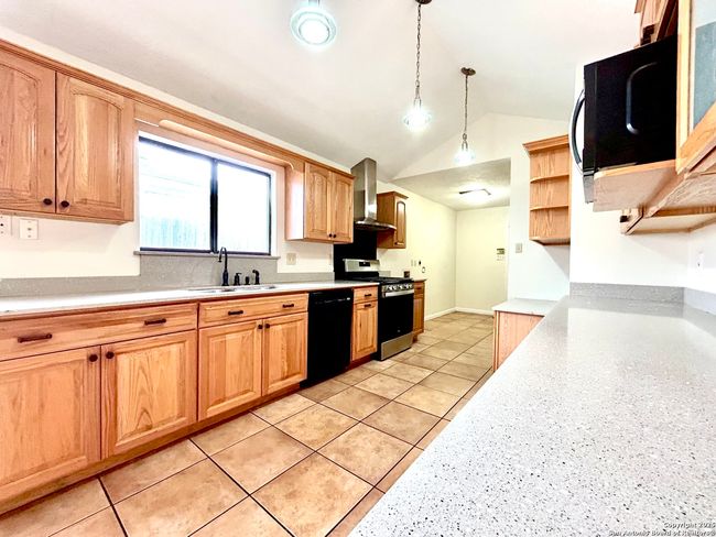 5904 Spring Vly, House other with 3 bedrooms, 2 bathrooms and null parking in San Antonio TX | Image 13