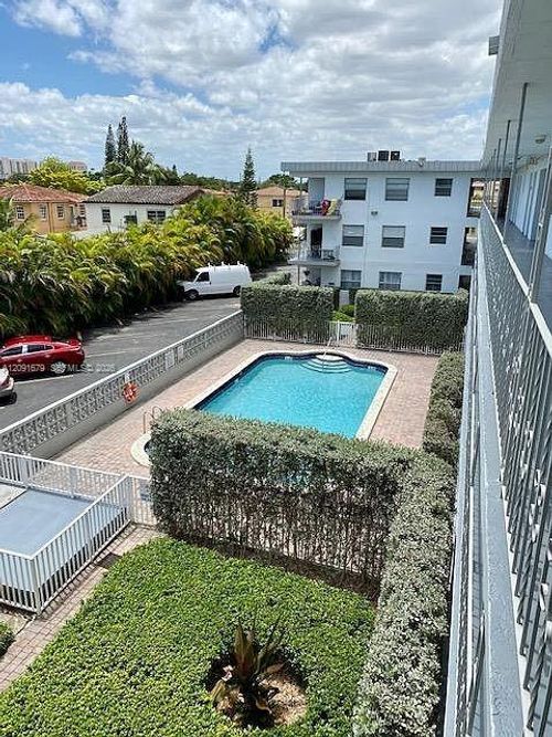 212-3100 W Flagler St, Miami, FL, 33135-1264 | Card Image