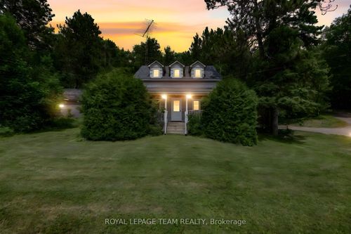 {{alt}} | Card Image