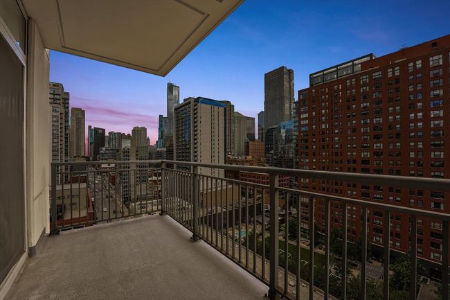 APT-1301 - 330 W Grand Ave, Home with 2 bedrooms, 2 bathrooms and null parking in CHICAGO IL | Image 10