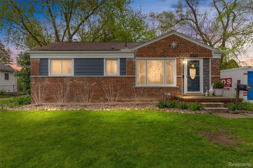 11298 Garden St, Livonia, MI, 48150-3139 | Card Image