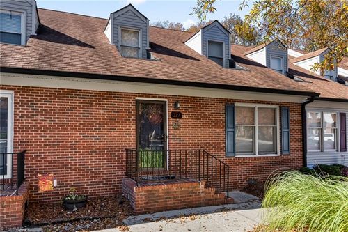 327 Wynnewood Dr, Archdale, NC, 27263-2777 | Card Image