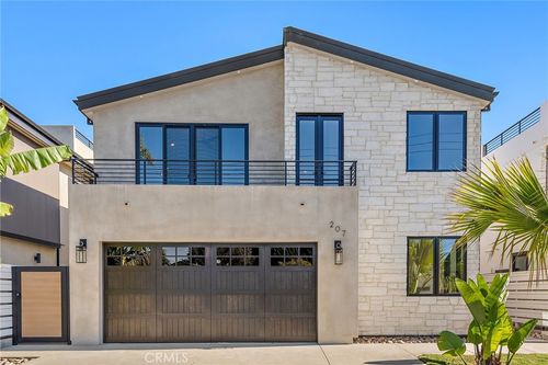 207 W Avenida San Antonio, San Clemente, CA, 92672-4357 | Card Image