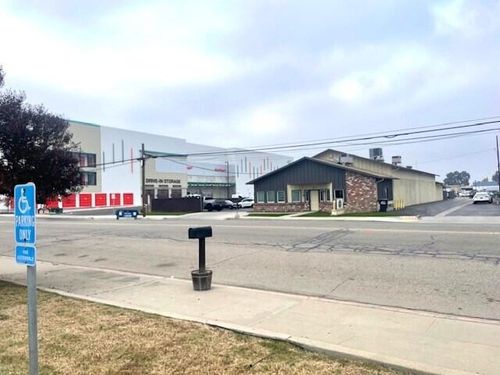 1910 E Mineral King Ave, Visalia, CA, 93292-6907 | Card Image