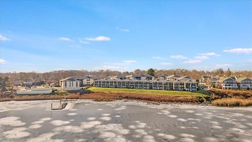 apt-sc7-400 Narragansett Pkwy, Warwick, RI, 02888-4519 | Card Image