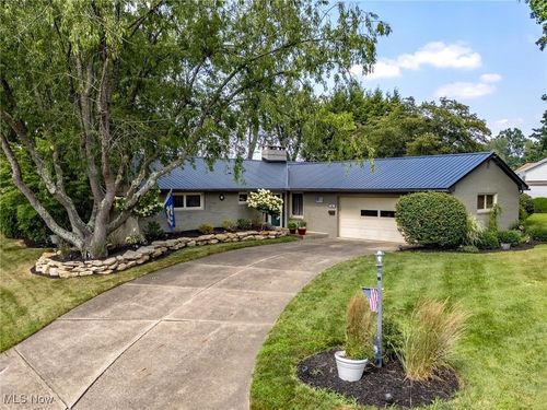 701 Edgewood St Se, North Canton, OH, 44720-3223 | Card Image