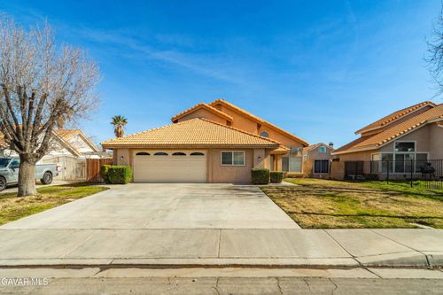 43742 Rialto Drive, Lancaster, CA, 93535 | Card Image