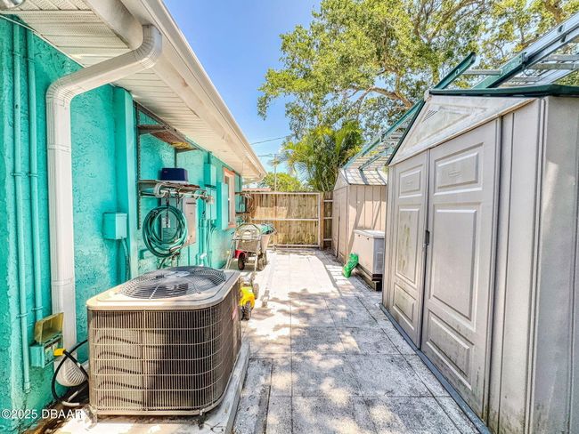 650 S Pine St, House other with 3 bedrooms, 2 bathrooms and null parking in NEW SMYRNA BEACH FL | Image 53
