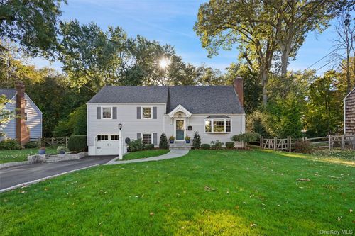 11 Barrett Ln, Port Chester, NY, 10573-2306 | Card Image