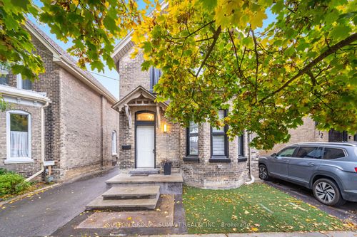 10 Pearl St, Brantford, ON, N3T3N4 | Card Image