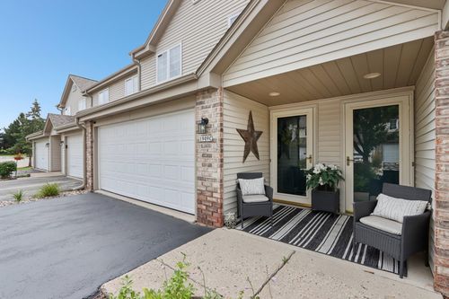 1909 Mallard Pointe Cir, Waukesha, WI, 53189-7003 | Card Image