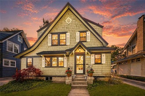 6430 Walnut St, Kansas City, MO, 64113-2316 | Card Image