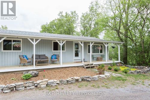 825 County Road 8 Road, Prince Edward County (North Marysburg Ward), ON, K0K2T0 | Card Image