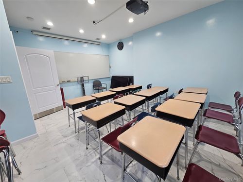 3526 31st St, Astoria, NY, 11106-2321 | Card Image