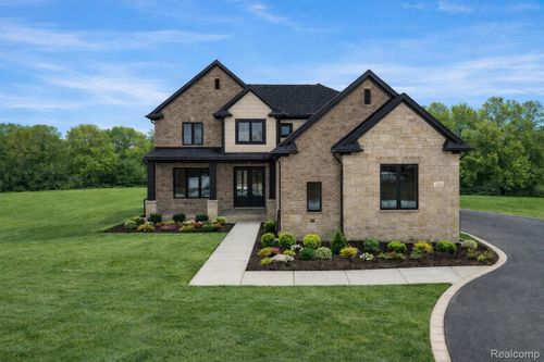 2163 Heidi Dr, Oxford, MI, 48370-2812 | Card Image