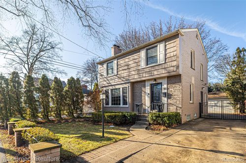 758 Chester St, Birmingham, MI, 48009-1941 | Card Image