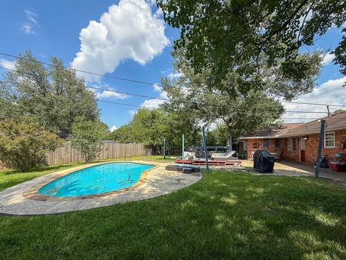 8902 Blankenship Dr, Houston, TX, 77080-3003 | Card Image