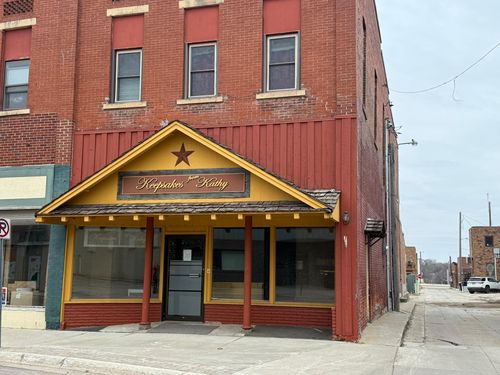 226 S Washington St, Redwood Falls, MN, 56283-1656 | Card Image