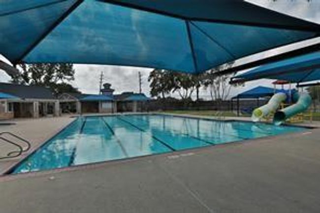Neighborhood Pool | Image 47