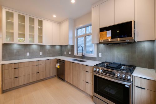 5-19551 66 Ave, Surrey, BC, V4N0Z5 | Card Image