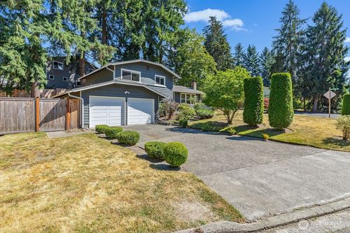98034-13806 70th Ave Ne, Kirkland, WA, 98034-5002 | Card Image